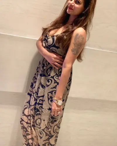 Dhamdha Escort